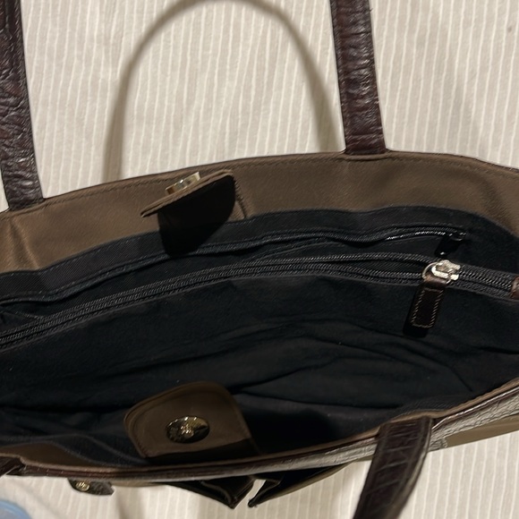 Banana Republic Brown 12” x 14” x 3.5” tote nylon with leather trim. Excellent. - Picture 4 of 6